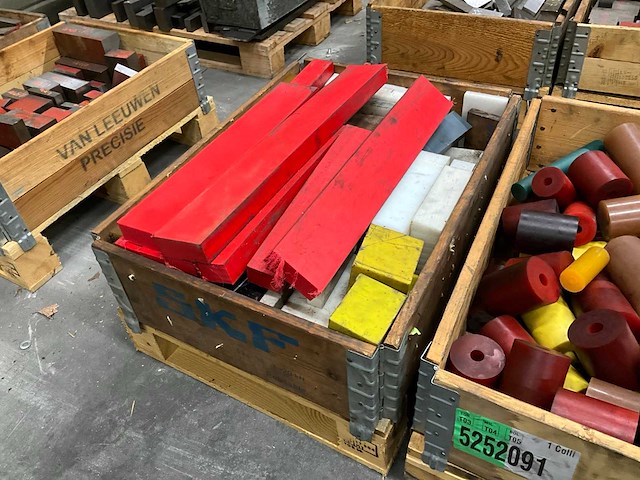 Diverse polyurethaan restanten - afbeelding 6 van  6
