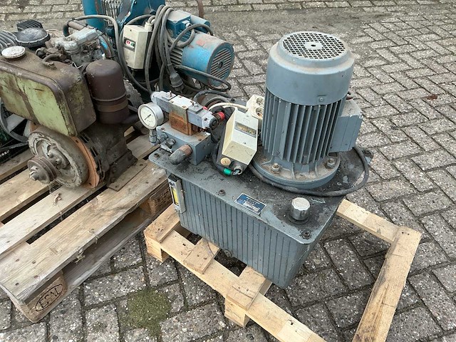 Diverse pompen (3x) - afbeelding 14 van  16