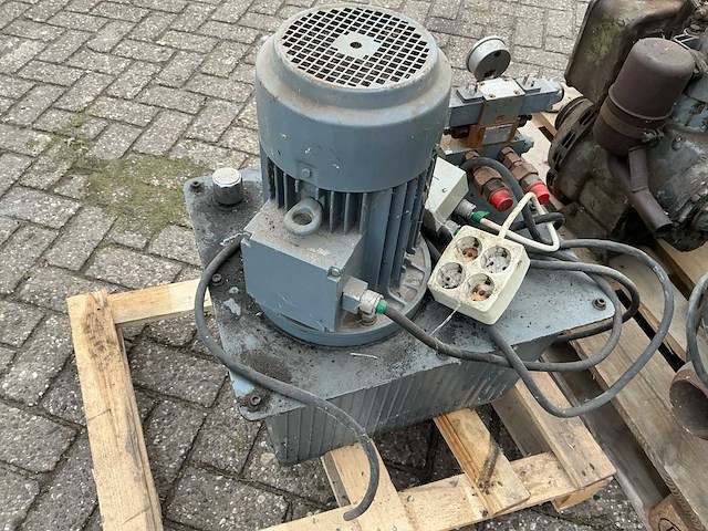 Diverse pompen (3x) - afbeelding 8 van  16