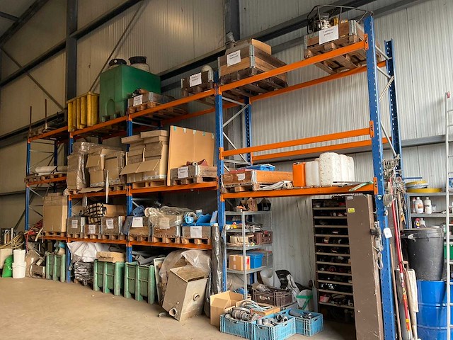 Diverse pompen en machine onderdelen - afbeelding 1 van  26