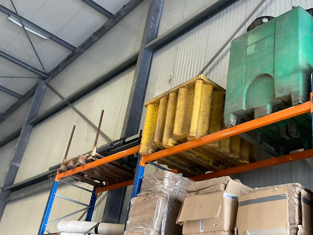 Diverse pompen en machine onderdelen - afbeelding 18 van  26