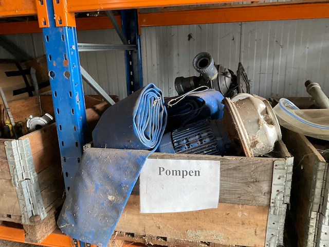 Diverse pompen en machine onderdelen - afbeelding 10 van  26