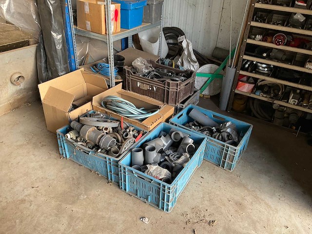 Diverse pompen en machine onderdelen - afbeelding 20 van  26