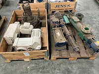 Diverse pompunit en machinedelen - afbeelding 2 van  5