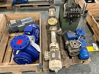 Diverse pompunit en machinedelen - afbeelding 3 van  5