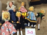 Diverse poppen klederdracht - afbeelding 3 van  3