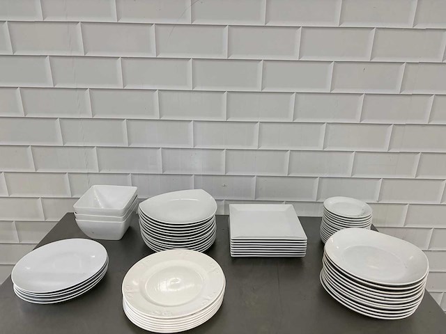 Diverse porselein bord (60x) - afbeelding 2 van  4