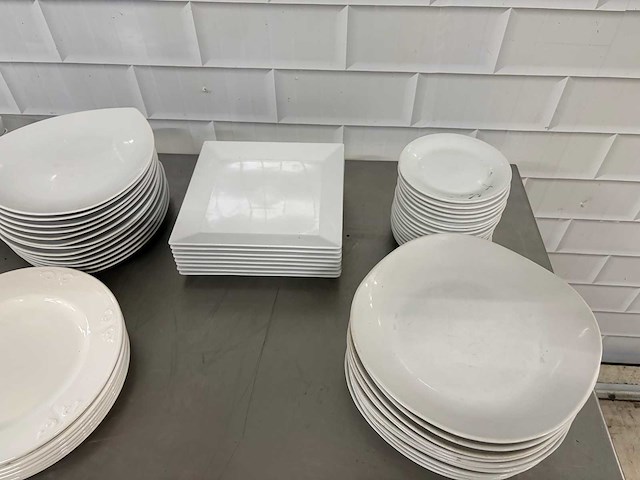 Diverse porselein bord (60x) - afbeelding 4 van  4