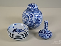 Diverse porselein - afbeelding 1 van  6