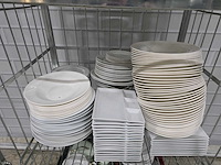 Diverse porseleinen dinerborden, dessertborden, etc. - afbeelding 4 van  8