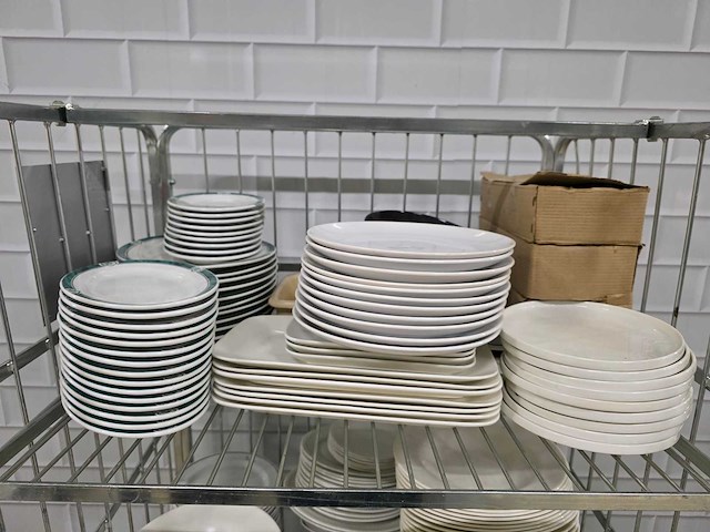 Diverse porseleinen dinerborden, dessertborden, etc. - afbeelding 5 van  8