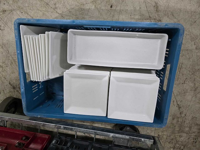 Diverse porseleinen dinerborden, dessertborden, etc. - afbeelding 6 van  8