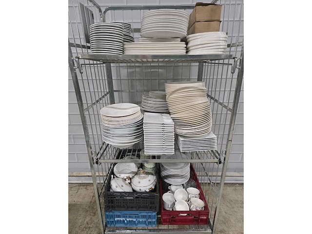 Diverse porseleinen dinerborden, dessertborden, etc. - afbeelding 7 van  8