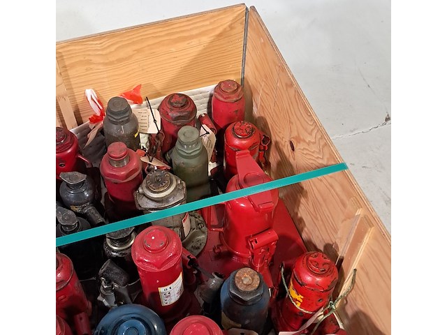 Diverse potkrikken - afbeelding 7 van  11