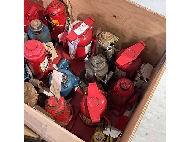 Diverse potkrikken - afbeelding 8 van  11