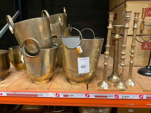 Diverse potten, vazen en lantaarns - afbeelding 9 van  14