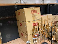 Diverse potten, vazen en lantaarns - afbeelding 11 van  14