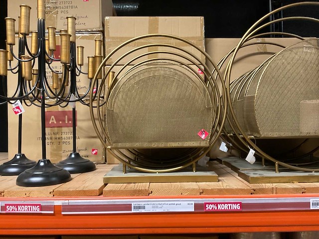 Diverse potten, vazen en lantaarns - afbeelding 12 van  14