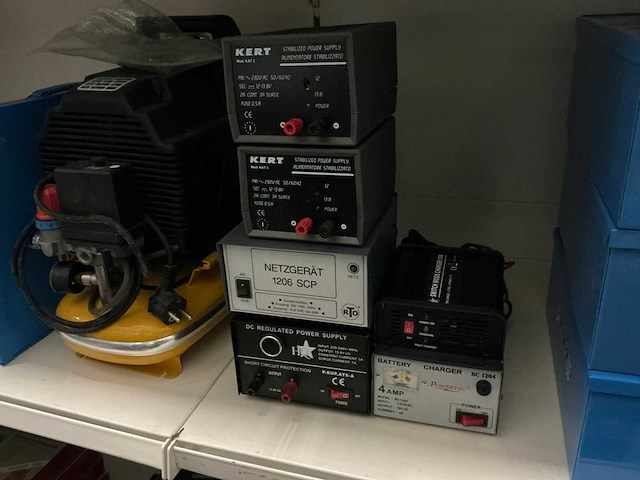 Diverse power supply (6x) - afbeelding 1 van  3