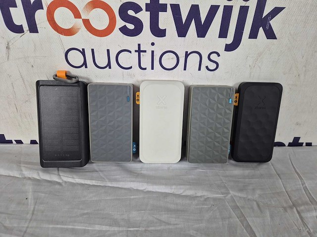 Diverse powerbanks (5x) - afbeelding 1 van  1