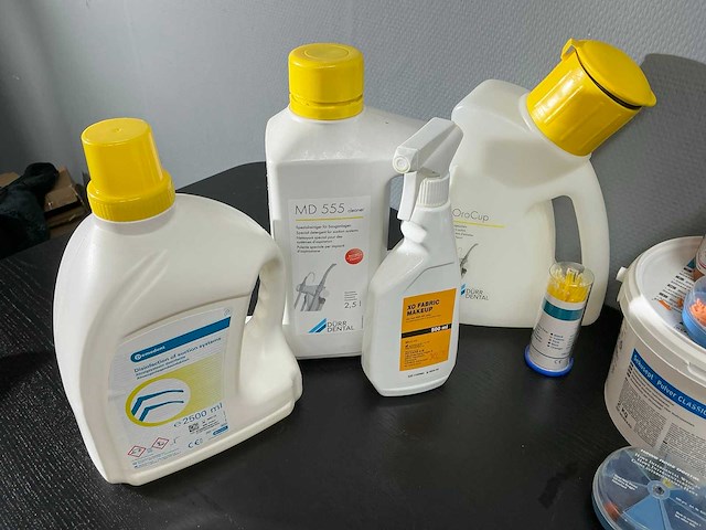Diverse praktijkvloeistoffen en verbruiksmaterialen - afbeelding 4 van  7