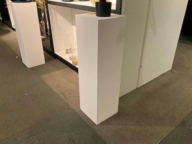 Diverse presentatie meubels - afbeelding 3 van  5