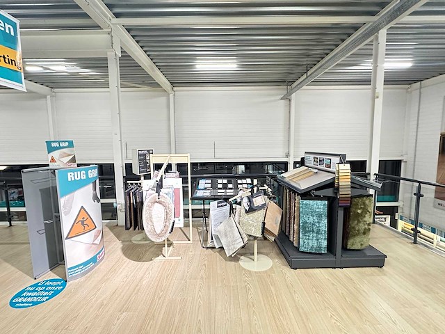 Diverse presentatierekken - afbeelding 1 van  7