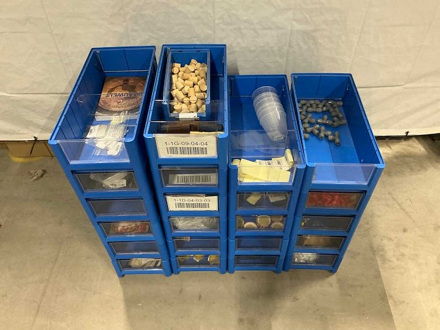 Diverse producten voor bierbrouwerij - afbeelding 2 van  2