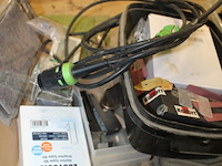 Diverse producten waaronder o.a. tweecomponentenlijm, lamello's, sleutels, voedingskabel, boren, scharniere... - afbeelding 3 van  5