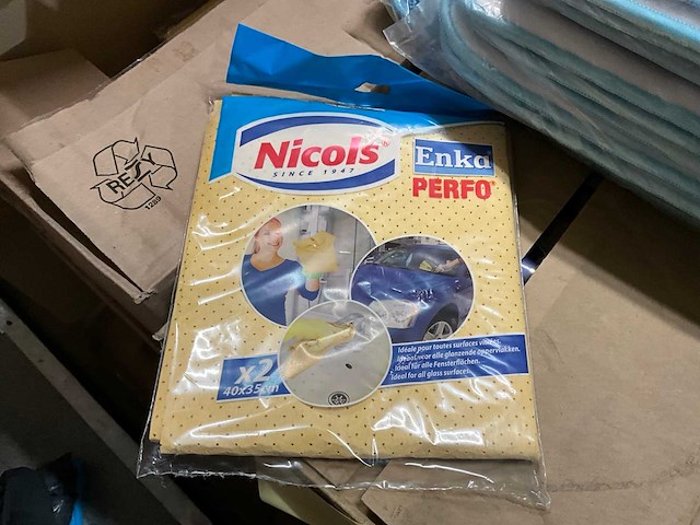 Diverse professionele schoonmaakmiddelen - afbeelding 7 van  7