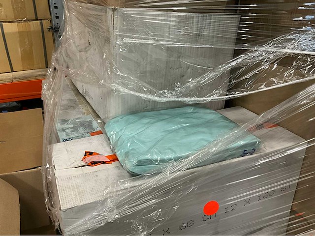 Diverse professionele schoonmaakmiddelen - afbeelding 3 van  9