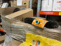 Diverse professionele schoonmaakmiddelen - afbeelding 5 van  9