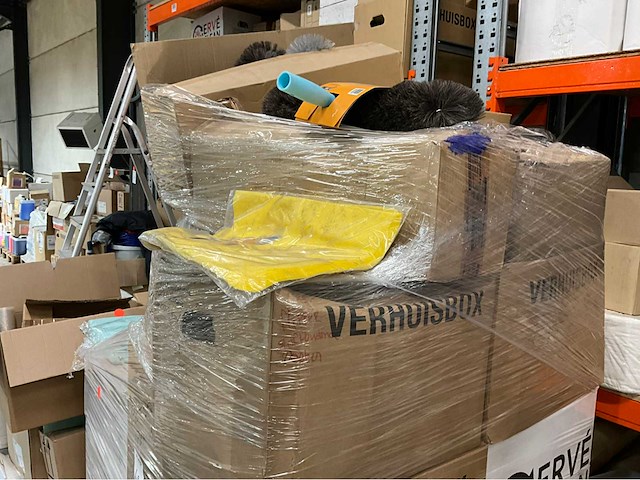 Diverse professionele schoonmaakmiddelen - afbeelding 8 van  9