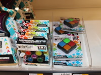 Diverse puzzels en memorylight spellen op schap, ruim 30 stuks. - afbeelding 2 van  4