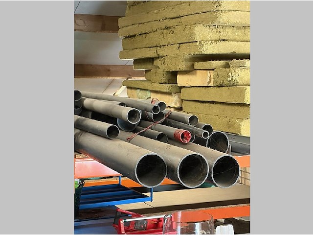 Diverse pvc buizen, deels 5 mtr - afbeelding 1 van  2