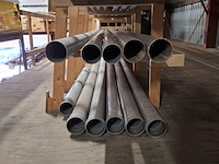 Diverse pvc buizen in stelling - afbeelding 4 van  16