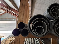Diverse pvc buizen in stelling - afbeelding 11 van  16