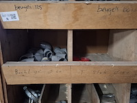 Diverse pvc hulpstukken in kast - afbeelding 11 van  12