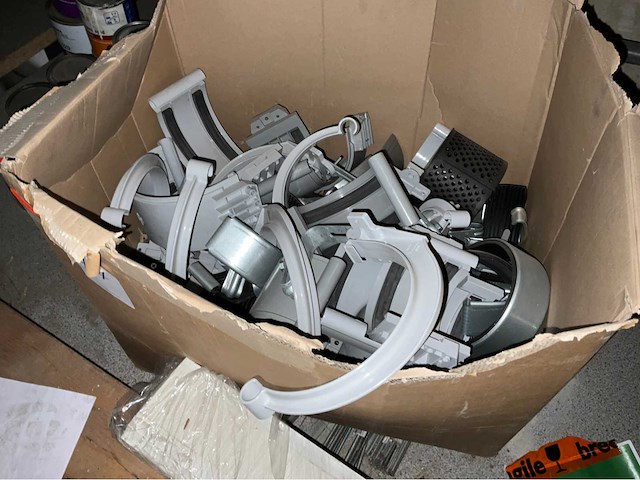 Diverse pvc hulpstukken - afbeelding 1 van  2