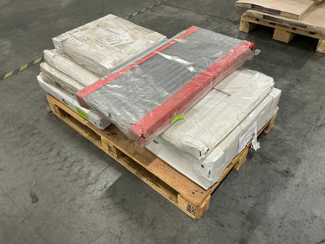 Diverse radiatoren (8x) - afbeelding 1 van  11