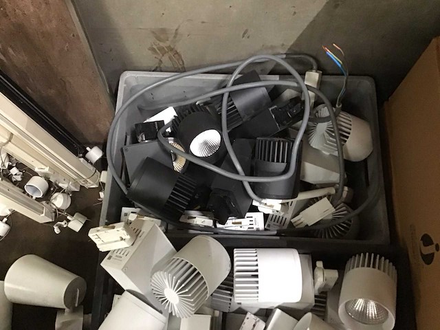 Diverse rails en ledverlichting - afbeelding 5 van  6