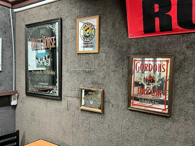 Diverse reclame wandspiegels (8x) - afbeelding 1 van  17