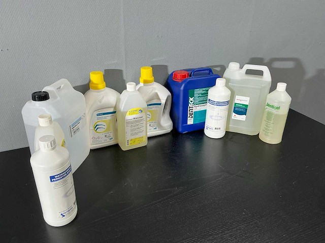 Diverse reinigings- en desinfectievloeistoffen (10x) - afbeelding 4 van  10