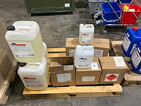 Diverse reinigingsmiddel - afbeelding 1 van  4