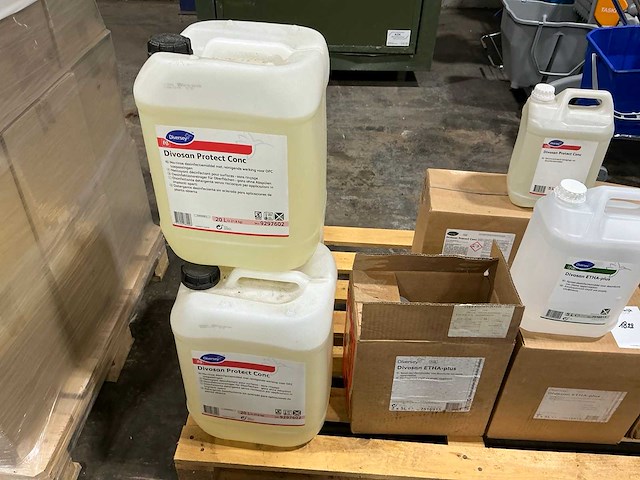 Diverse reinigingsmiddel - afbeelding 2 van  4