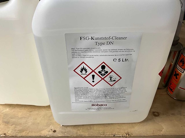 Diverse reinigingsmiddelen - afbeelding 2 van  4