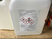 Diverse reinigingsmiddelen - afbeelding 2 van  4