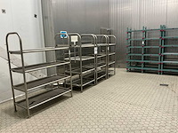 Diverse rekken en stellingen - afbeelding 1 van  7