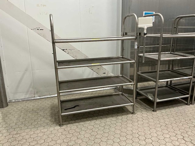 Diverse rekken en stellingen - afbeelding 2 van  7