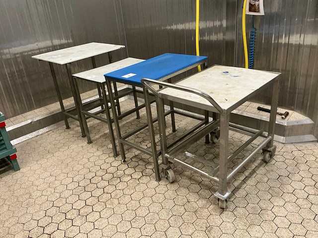 Diverse rekken en stellingen - afbeelding 5 van  7